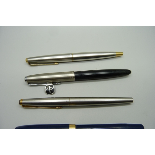 909 - Five Parker fountain pens and one Sheaffer fountain pen