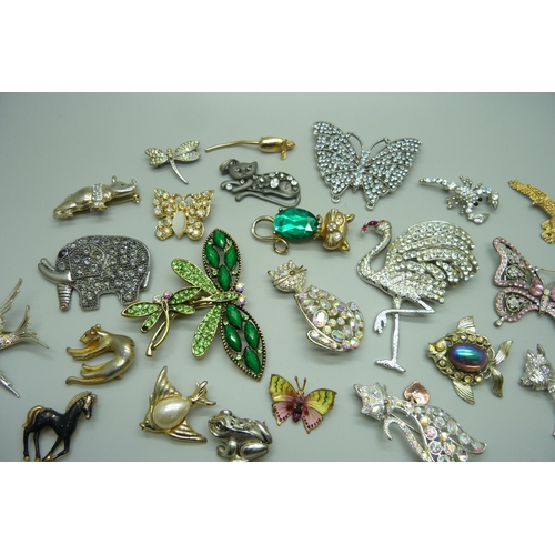 915 - Paste set animal and bird brooches