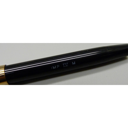 935 - A cased Sheaffer fountain pen and pencil set, Touchdown filling pen with 14ct gold nib