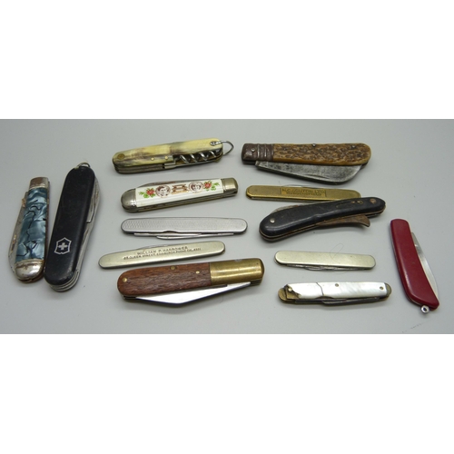 940 - Penknives and pocket knives (13)