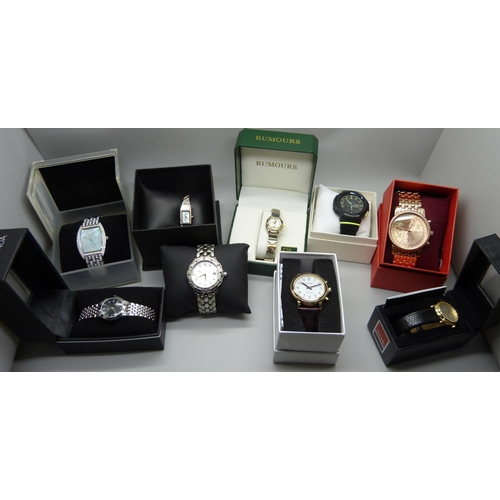 955 - A collection of fashion wristwatches including Ben Sherman, Pierre Cardin, Sekonda, Vogue, etc., mai... 