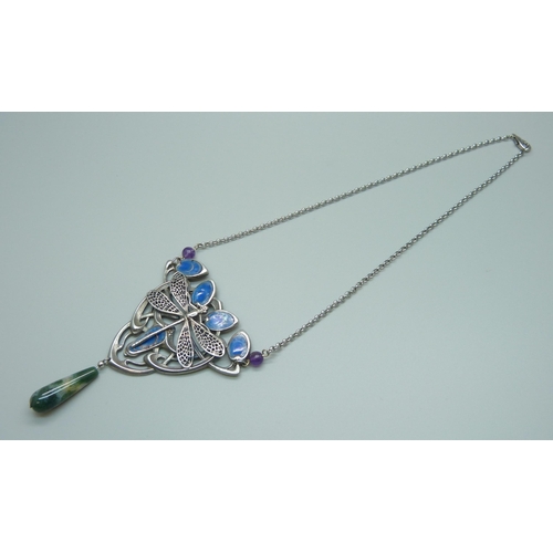 978 - A large Art Nouveau style necklet