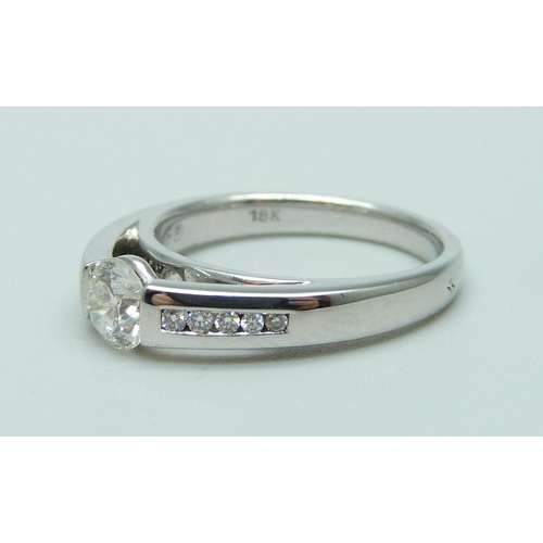 984 - An 18ct white gold set 'Kissing Diamonds' ring, 0.59ct weight, Clarity SI1, Colour G, brilliant cut ... 