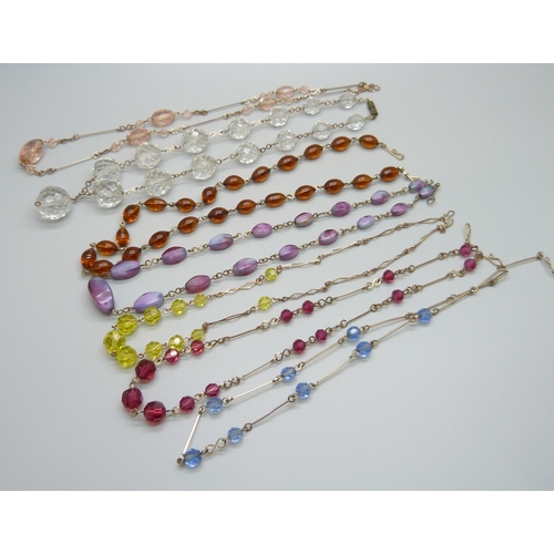 987 - Seven vintage necklaces