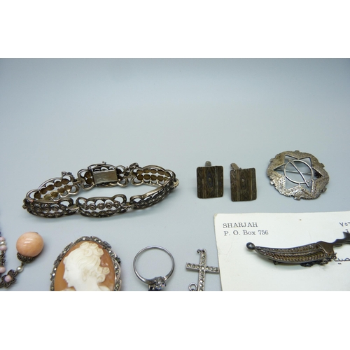 989 - Jewellery including a hallmarked silver brooch also marked Scotland, other brooches, a marcasite set... 