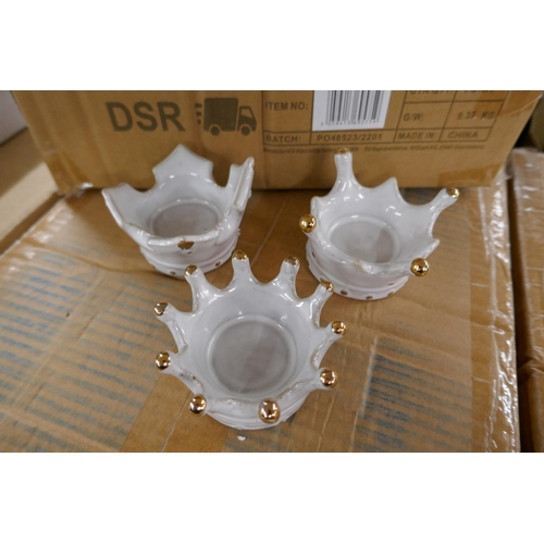 2318 - 5 Boxed white and gold crown tealight holders (3-piece set)