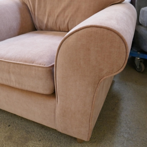 1548 - A Rosa Ansell blush chair