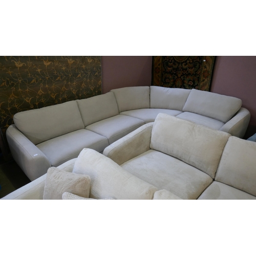 1559 - An Aspen Nuvole Sabbia large corner sofa