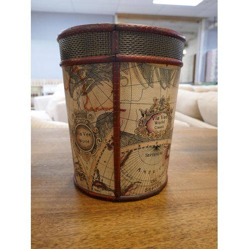 1593 - A map themed paper bin