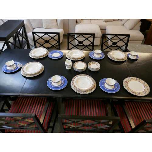 1612 - A Villeroy & Boch dinner service