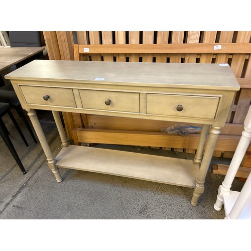 1622 - A three drawer console table