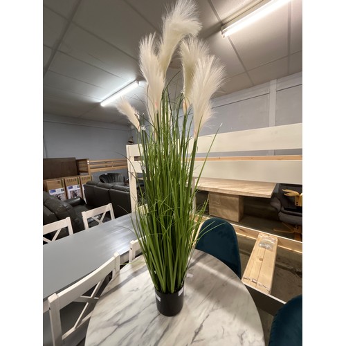 1632 - Light up battery operated pampas grass