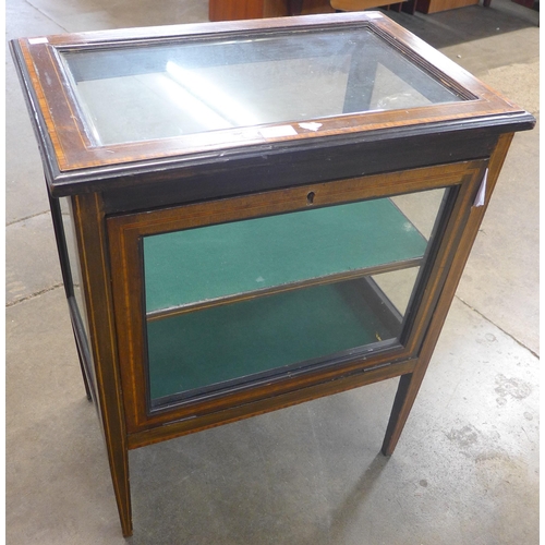 112 - An Edward VII inlaid mahogany bijouterie table