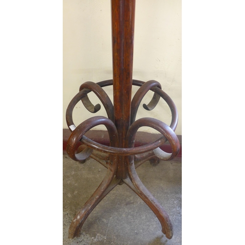 136 - An early 20th Century beech bentwood coatstand