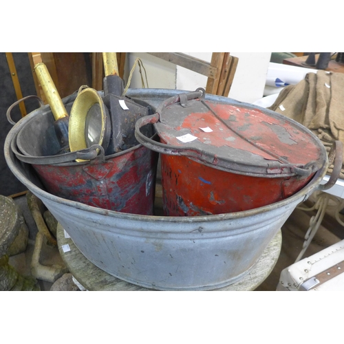 252 - A galvanised tub, two fire buckets and two carriage lamps