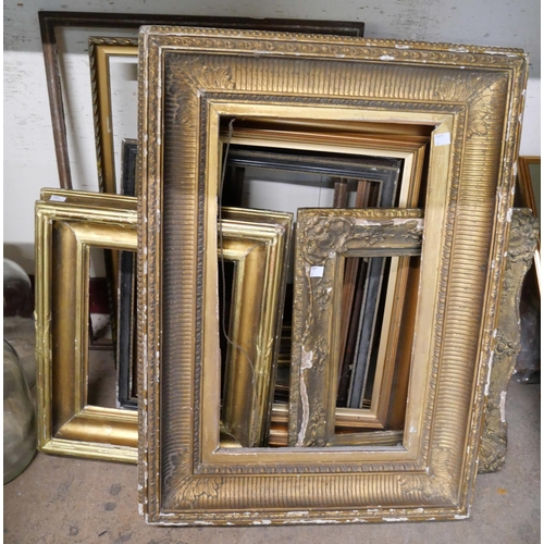 311 - Assorted picture frames