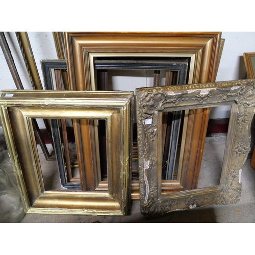 311 - Assorted picture frames