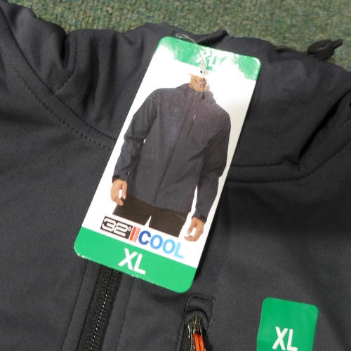 3039 - Assorted Men's Jackets - mixed sizes * this lot is subject to VAT