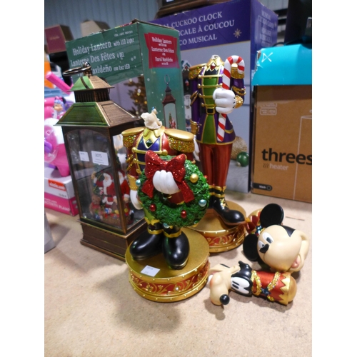 3075 - Mickey & Goofy Disney Figures (Damaged) & Holiday Scene Lantern  (314-154,155) *This lot is subject ... 