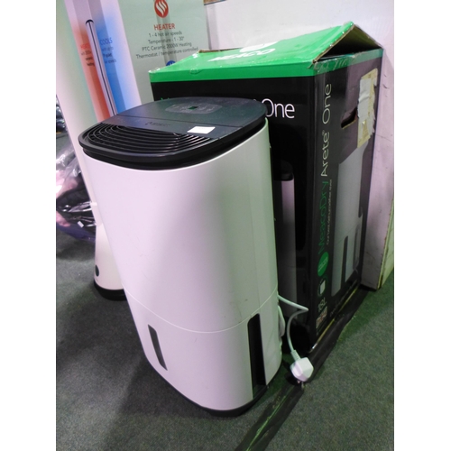 3099 - Meaco 18L Dehumidifier, original RRP  £179.99 + vat (314-44) *This lot is subject to vat