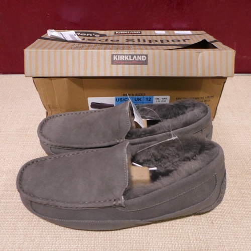 3124 - Men's Grey Shearling Slippers - UK size: 12 * this lot is subject to VAT