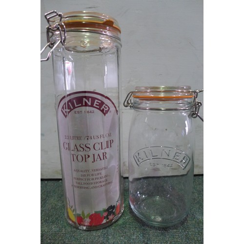 3312A - Two Kilner Jars - Mixed Size and Style (Damaged) *This lot is subject to VAT