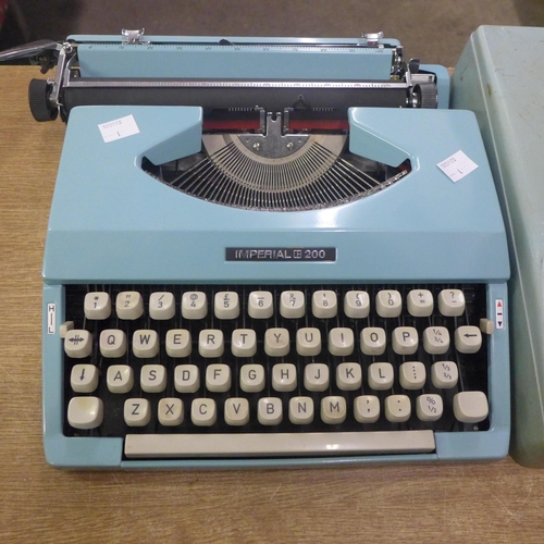 2086 - An Imperial 200 typewriter in case