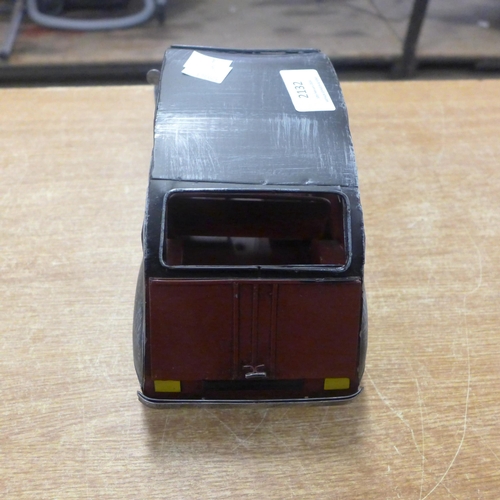 2132 - A tin plate Citroen 2CV car