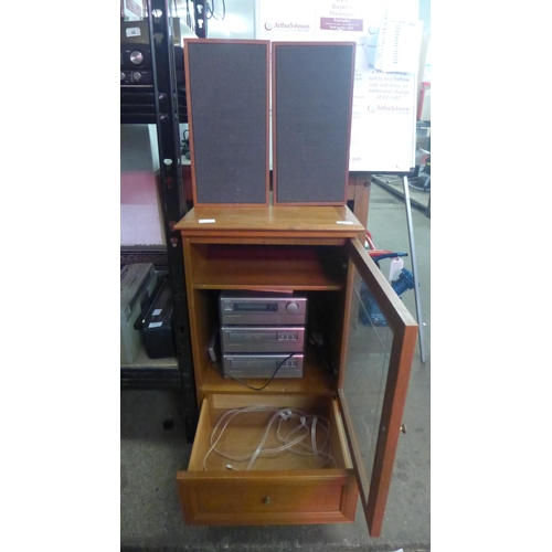 2145 - A wooden cabinet filled with hi-fi equipment including a Denon AM-FM stereo receiver (UDRA-70), a De... 