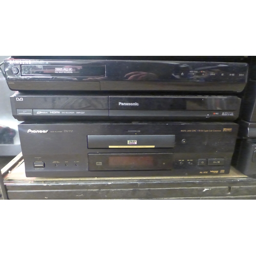 2188 - Six DVD players including a Sony (DVA-NS400D) CD/DVD player, a Digilogic (GSDVDHO902) DVD player, a ... 