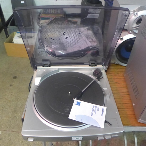 2190 - An Aiwa (PX-E860K) stereo turntable record player