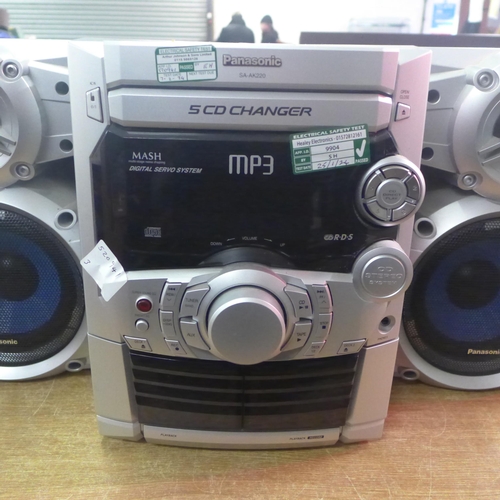 2191 - A Panasonic (SA-AK220) CD stereo system with a pair of (58-AK220) stereo speakers