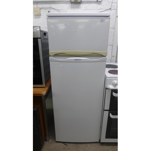 2196 - A Hotpoint 5ft 90/10 fridge freezer