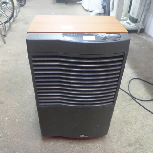 2198 - An Ebac Homedry 660 dehumidifier