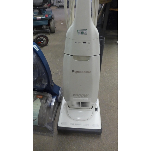 2202 - A Panasonic (MC-E465) 1500w vacuum cleaner and a vax carpet cleaner