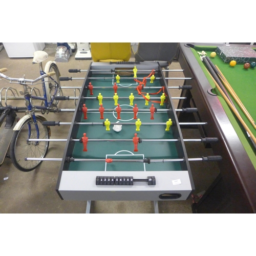 2207 - A 4ft Sondico folding football games table