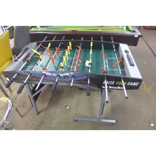 2207 - A 4ft Sondico folding football games table