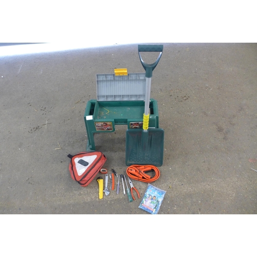 2248B - A quantity of gardening equipment including a spade, a garden mate and car jump start kit