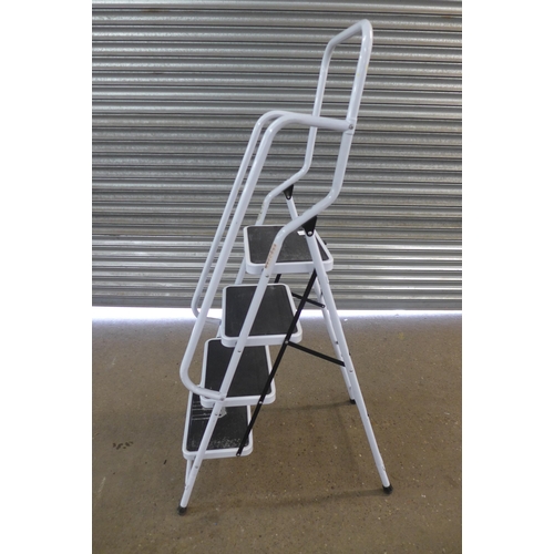 2248G - A 4-rung stepladder