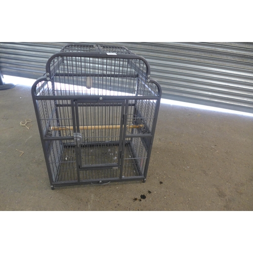 2248K - A metal bird cage with lock