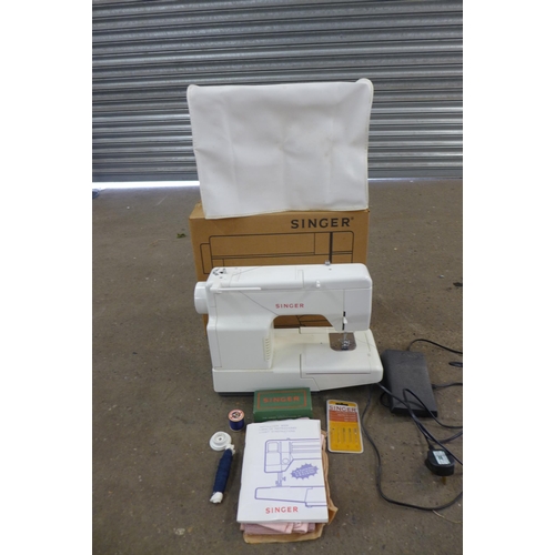 2258 - A Singer electric sewing machine (MCRK1000SPM) with pedal, accessories and cover - in box