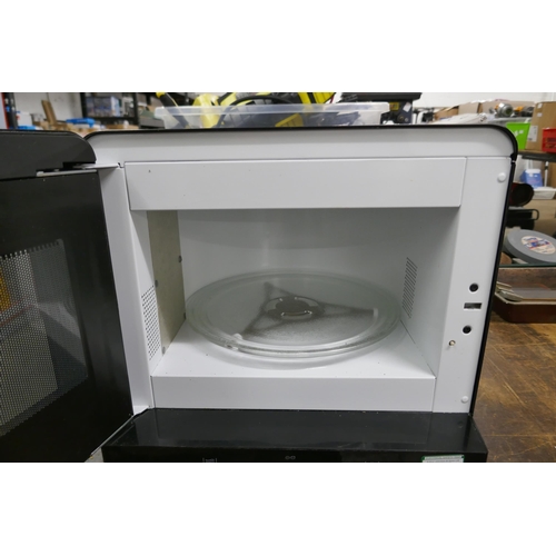 2344 - A Hotpoint curve microwave