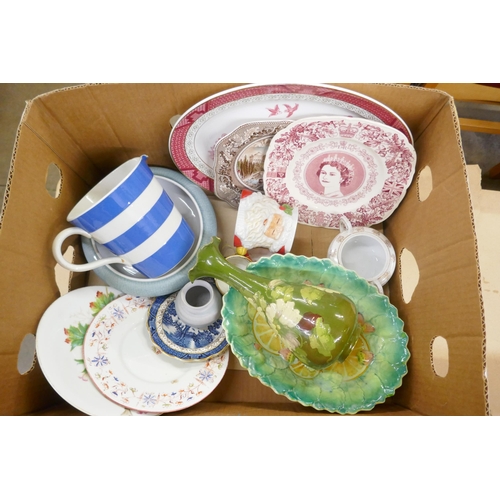 1134 - A box of assorted ceramics **PLEASE NOTE THIS LOT IS NOT ELIGIBLE FOR POSTING AND PACKING**