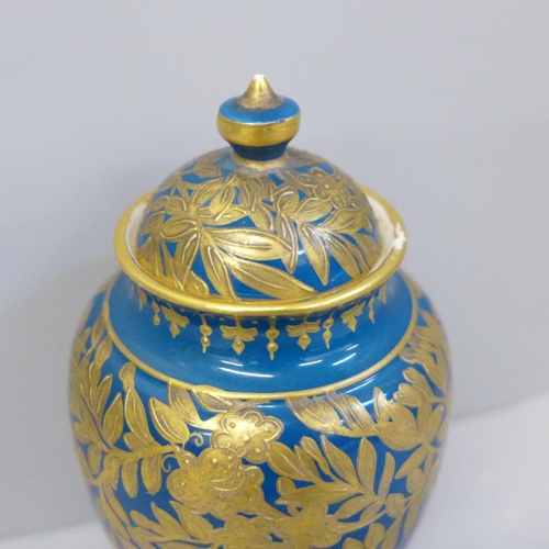 632 - A small late 19th Century Crown Derby lidded vase, a/f, 13cm