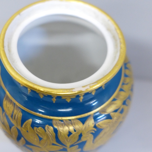 632 - A small late 19th Century Crown Derby lidded vase, a/f, 13cm