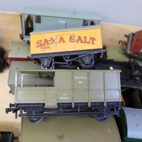 674 - A collection of Hornby OO gauge wagons