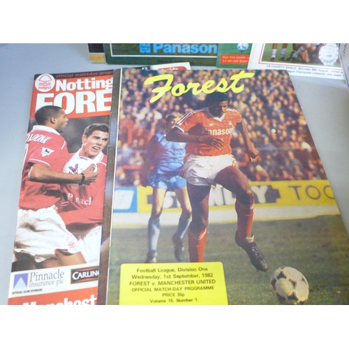 684 - Football memorabilia; Nottingham Forest v Manchester United programmes, 1950s onwards (28 no.)