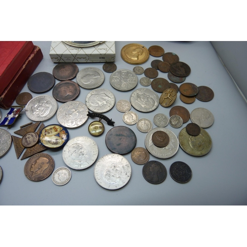 A Stratton Jubilee compact, a silver locket on a plated chain, badges ...