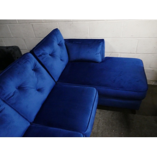 1418 - A Hoxton blue velvet compact corner sofa RRP £919