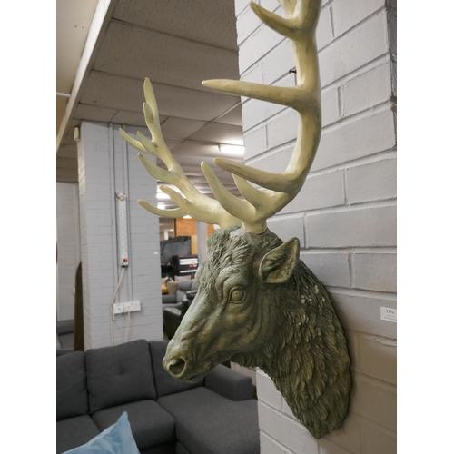 1376 - A wall mounted stag's head